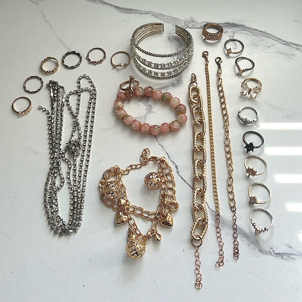 Random 23 Piece Jewelry Set